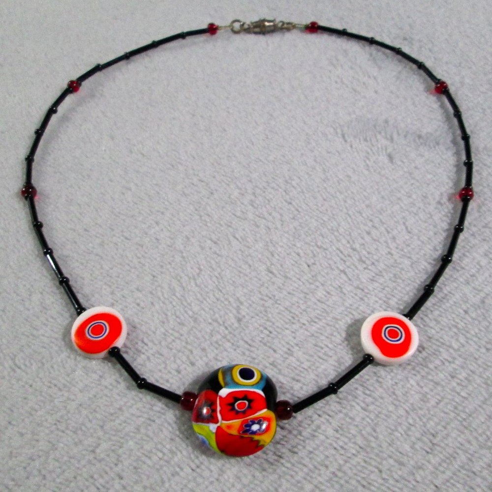 Vintage Like New Glass Beads Necklace